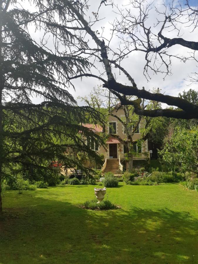 Villa Leovil Saint-Pompont Exterior photo